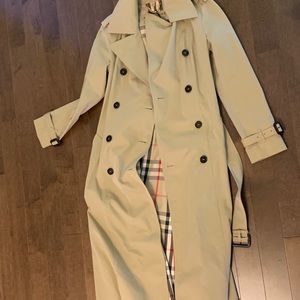Burberry non-fitted women’s trench, long